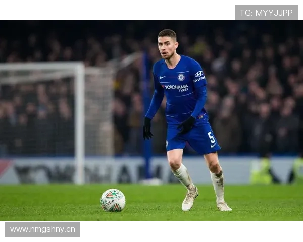 西媒称若AZP本赛季为塞维利亚出场25次 将自动触发续约一年合同