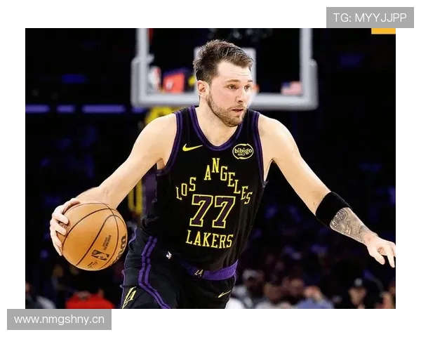 原创东契奇爆发单节20分精彩东契奇发威詹皇复出两项贡献湖人31比31太阳布克11分